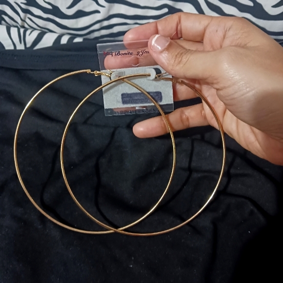 Jewelry - NEW Women Gold Fashion big hoops earrings